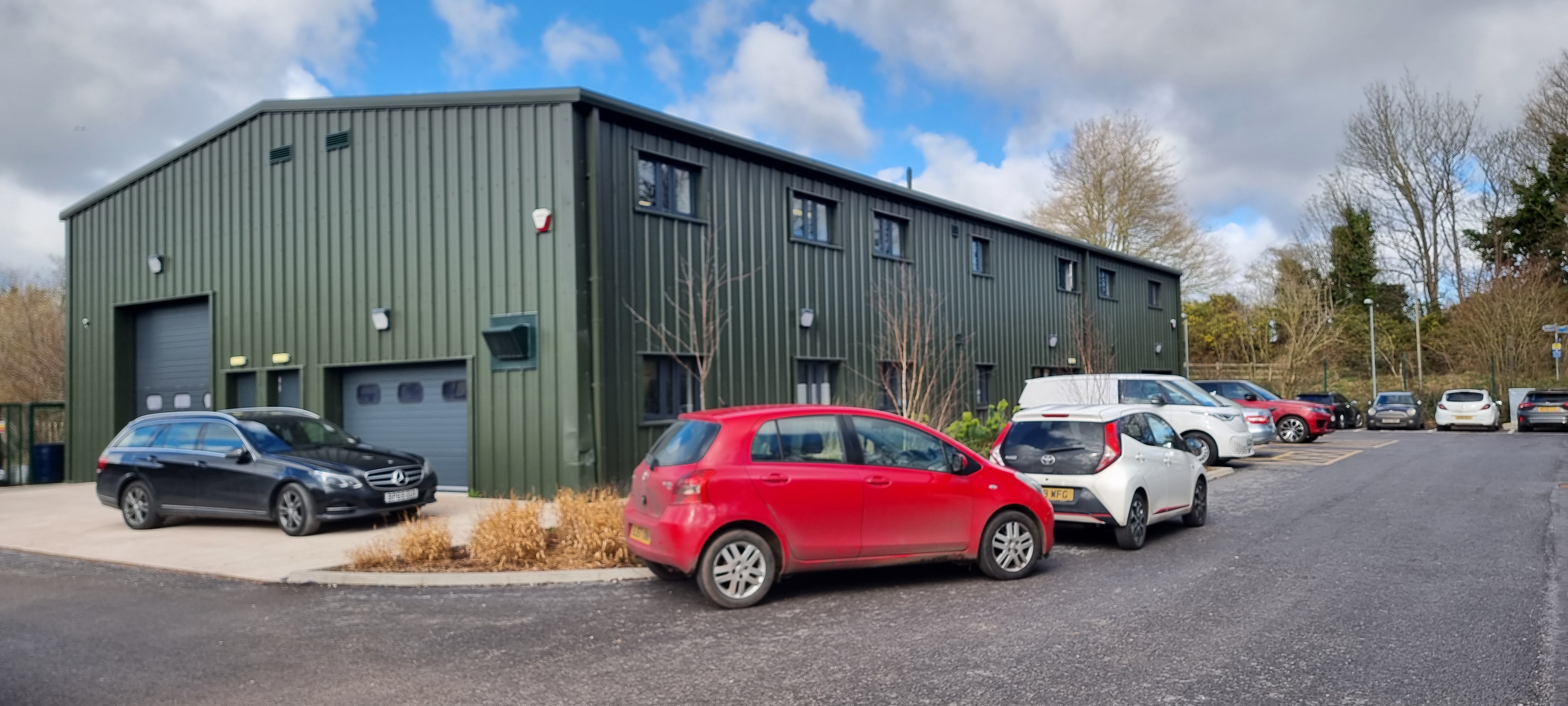 An outside image of the Science and Engineering Design Suite from the campus